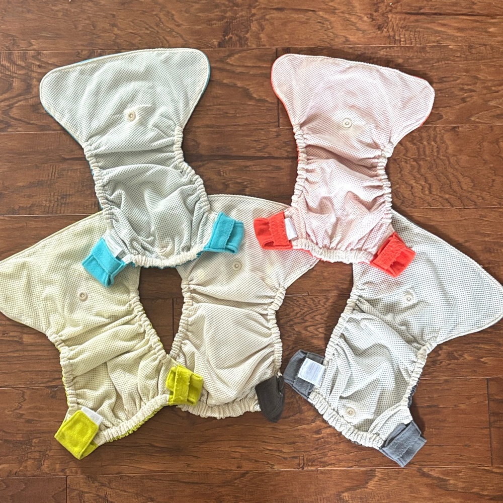 GroVia Cloth Diaper Set - 5 covers and 4 inserts - Picture 4 of 5